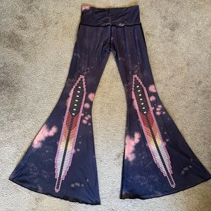 Teeki • Sacred Feather Bell Bottom • Charcoal • Size Medium